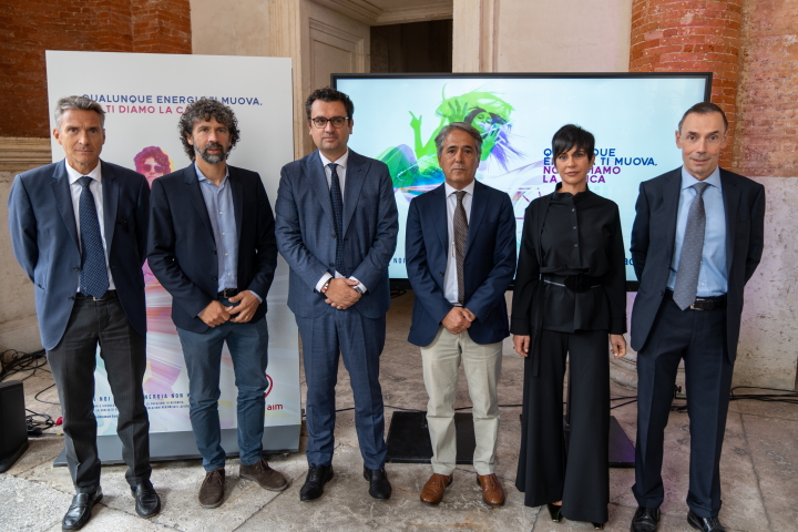 Foto di gruppo interlocutori e-mobility
